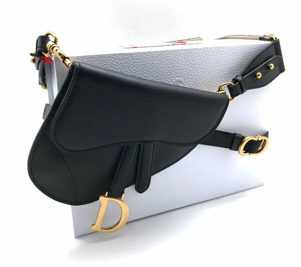 Сумка диор седло оригинал. Сумка Christian Dior Saddle. Christian Dior сумка седло. Saddle Кристиан диор. Dior Saddle Bag мужская.