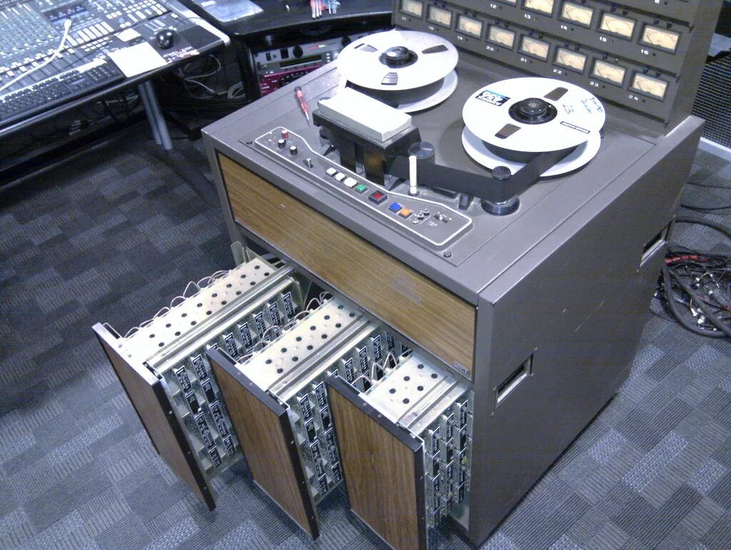 Digital recording. Kramer master tape. цифровой мастеринг. tape machine mastering studio. tape studio recording.