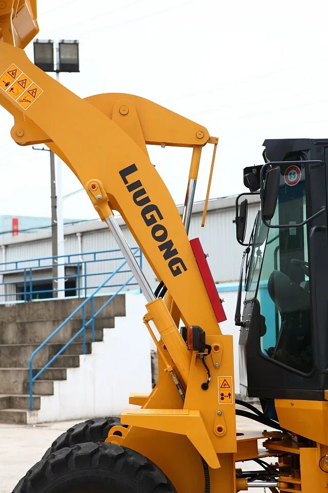 Инструкции liugong. Liugong 820c. Фронтальный погрузчик Liugong clg820c. Колодки фронтальный погрузчик люконг 835. Люгонг погрузчик 835