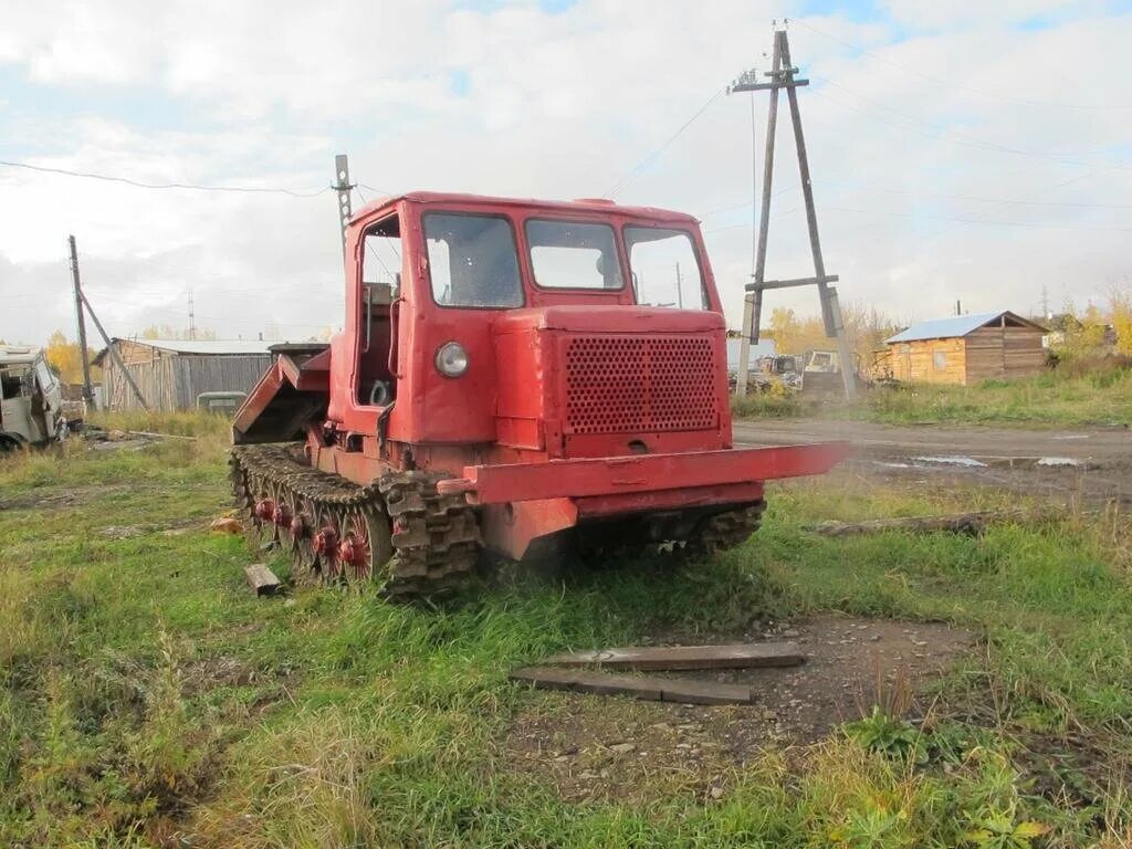 Купить трелевочный трактор. Трактор трелевочник тт4. Гусеничный трактор ТТ-4. ТТ-4 трактор трелёвочник. Трактор тт4 безчекерный.