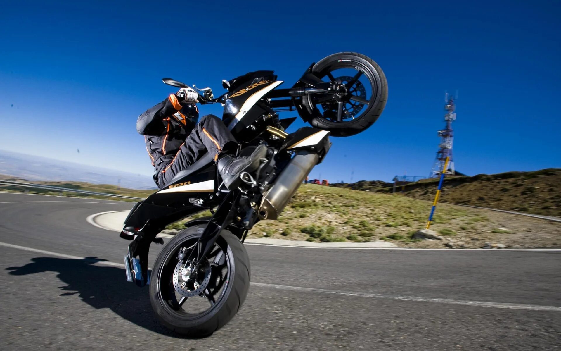 Короткая байка. Мотоцикл, спортивный, KTM, 690. KTM 690 Duke 2011. Duke 690 Stunt. KTM Duke 690 Stunt.