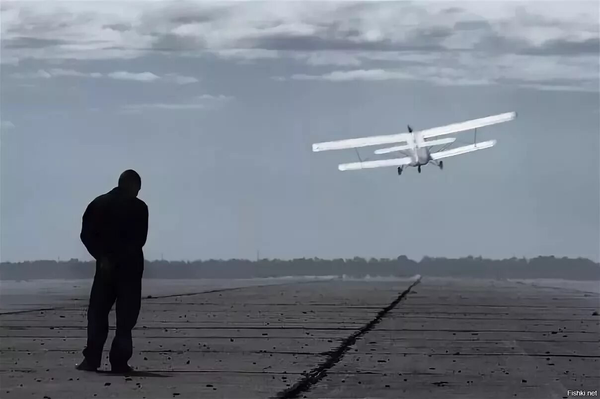 Самолет прощание. Одинокий самолет. Грустный самолет. Самолёт Прощай. Улетать грустно самолет.