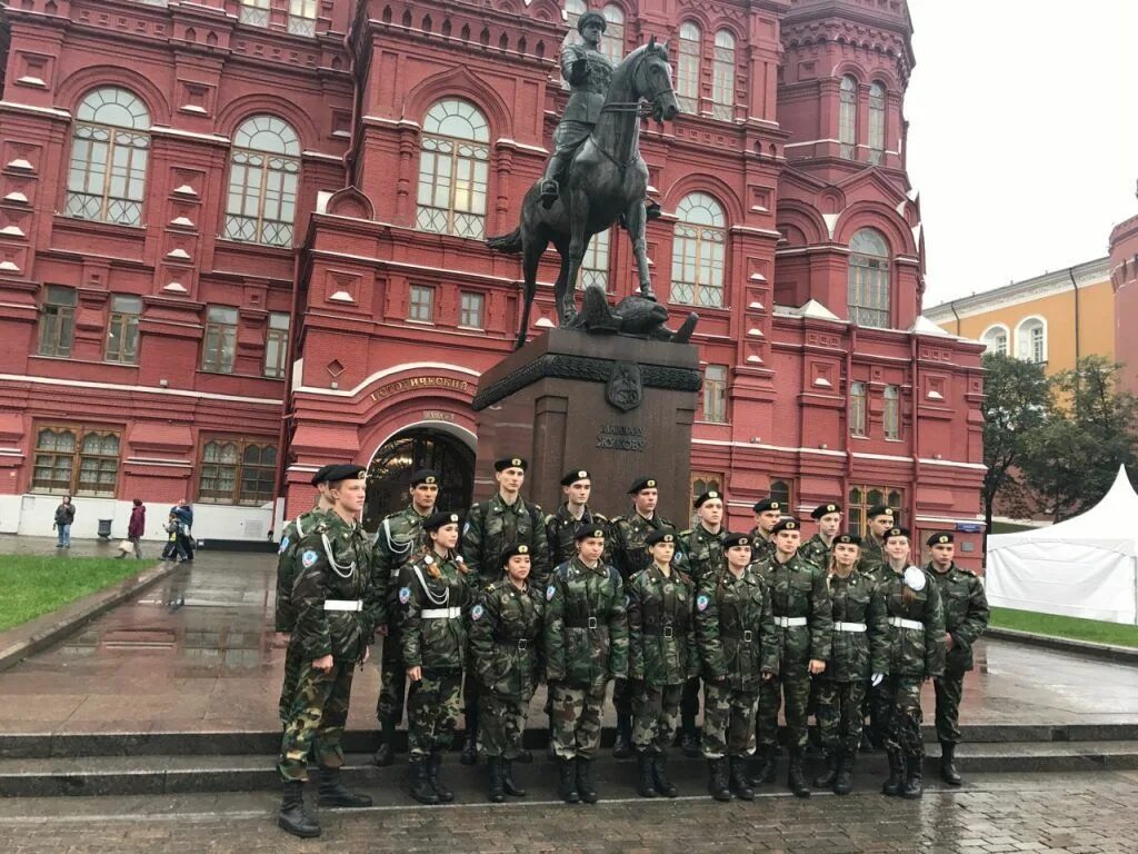 Службы на красной площади. Красная площадь 9 мая. Присяга агз мчс. Службы на красной площади. День президентского полка комендатуры московского кремля.