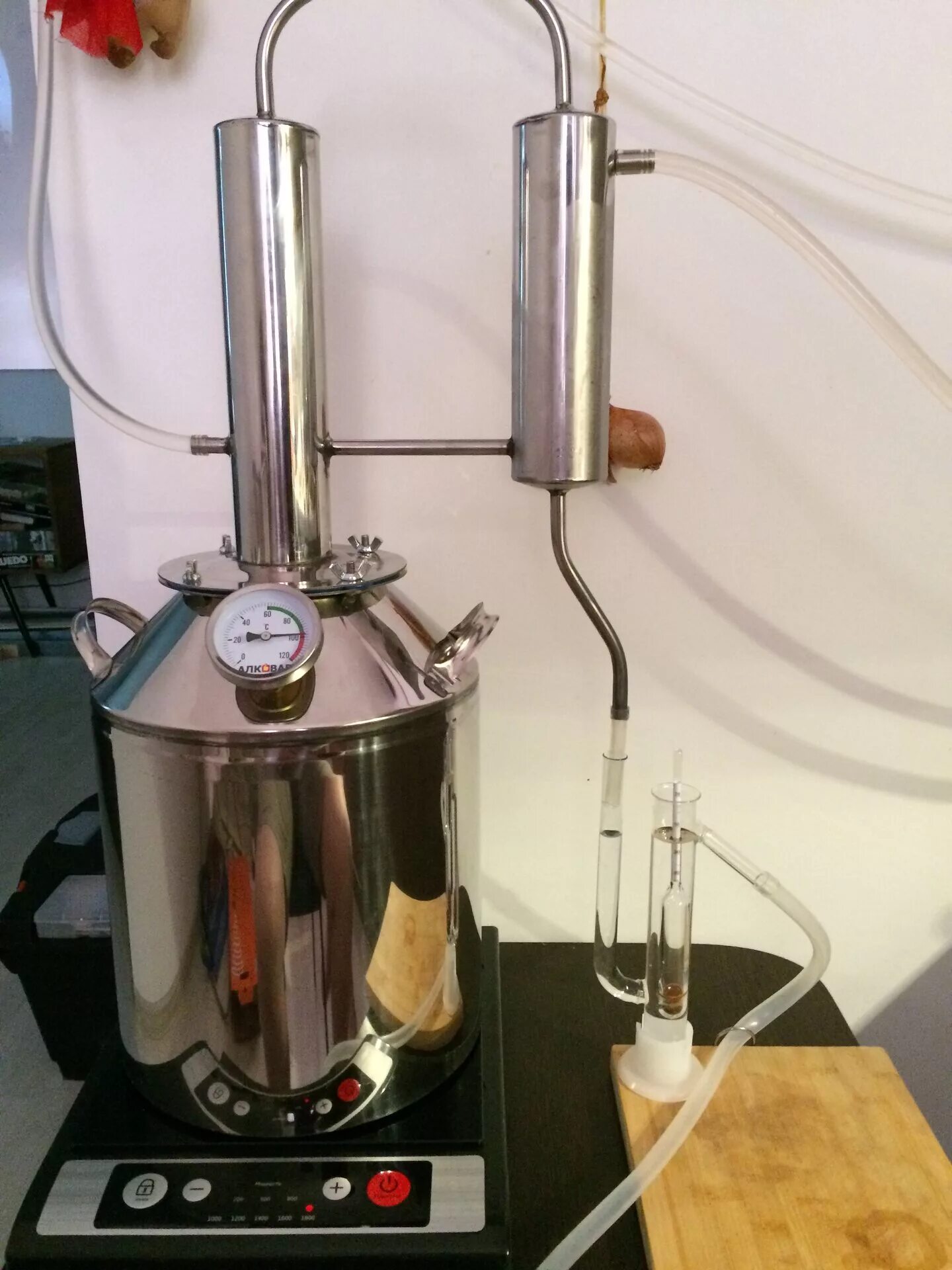 Индукционная плита для самогонного аппарата. Владельцев самогонных. Самогонный аппарат wein 4 pro, 20 л. Самогонный аппарат феникс 12 литров. Самогонный аппарат феникс хозяин.