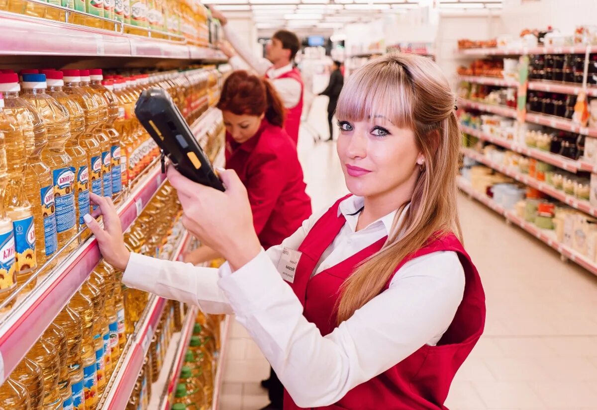 Комплектовщик на склад. Кладовщик на складе. Подработка товаров. Работник на выкладку товара. Комплектовщик с тсд.