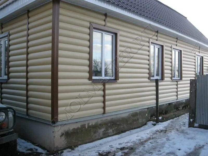 Фасад виниловый блок хаус. Сайдинг виниловый "блок-хаус" " 3. Отделка домов сайдингом блок хаусом. Металлосайдинг блок хаус под дерево. Отделка домов сайдингом блок хаусом.