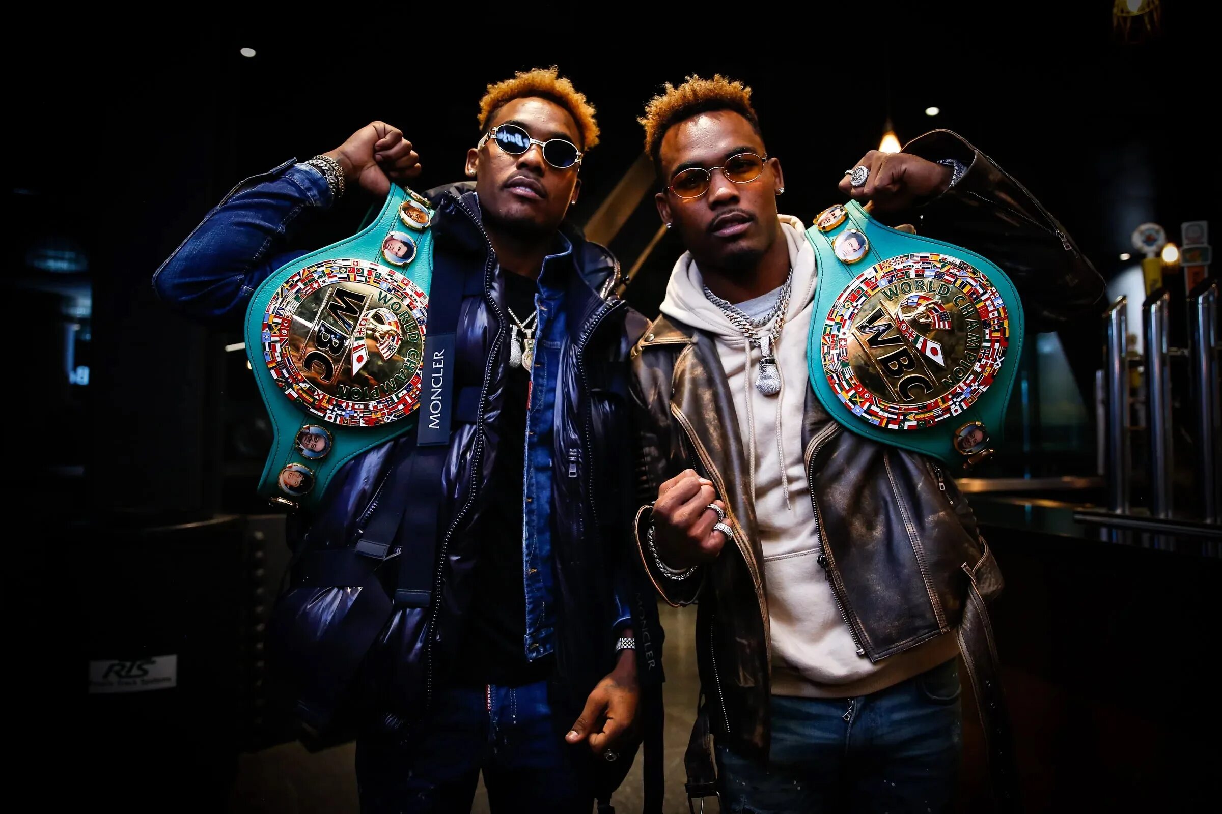 Jermell Charlo. Братья Чарло. Братья Чарло боксеры. Джермелл Чарло с братом.