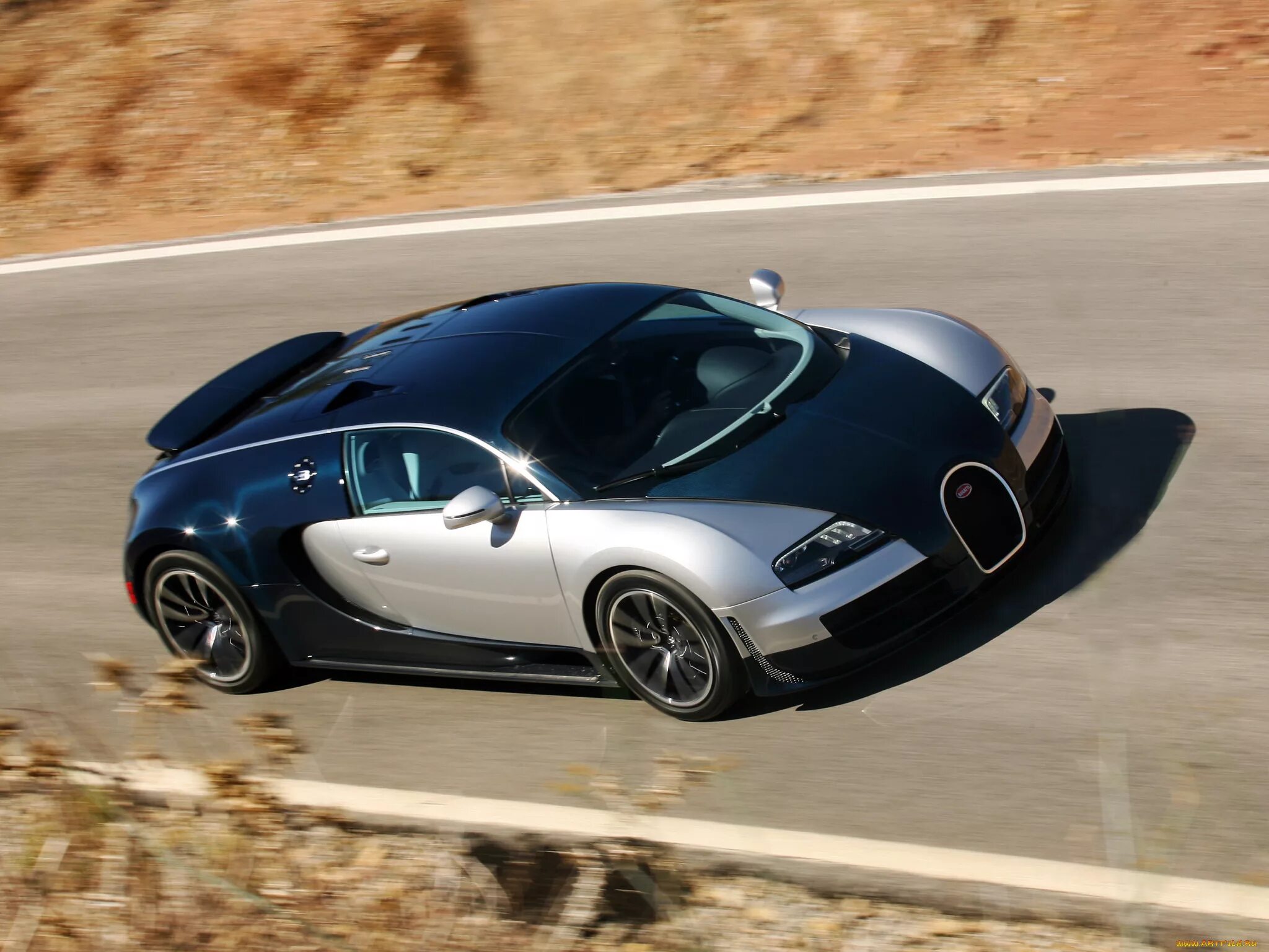 Про быструю машину. Bugatti Veyron 16.4 super Sport 2010. Машина Bugatti Veyron 16.4 Supersport. Bugatti Veyron 16.4. Бугатти 2010.