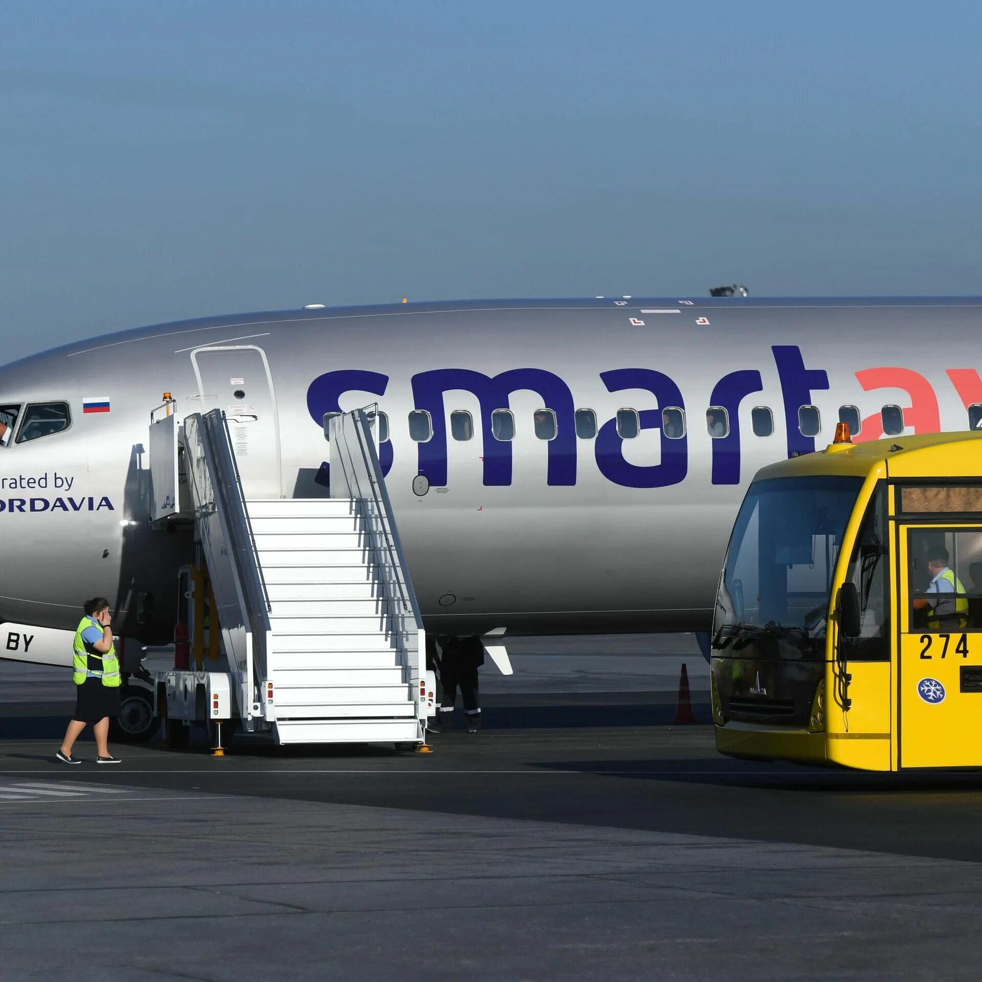 Самолет авиакомпании смартавиа. 737-800 смартавиа. боинг 737 смартавиа. самолёт боинг 737 смартавиа. boeing 737-800 smartavia.