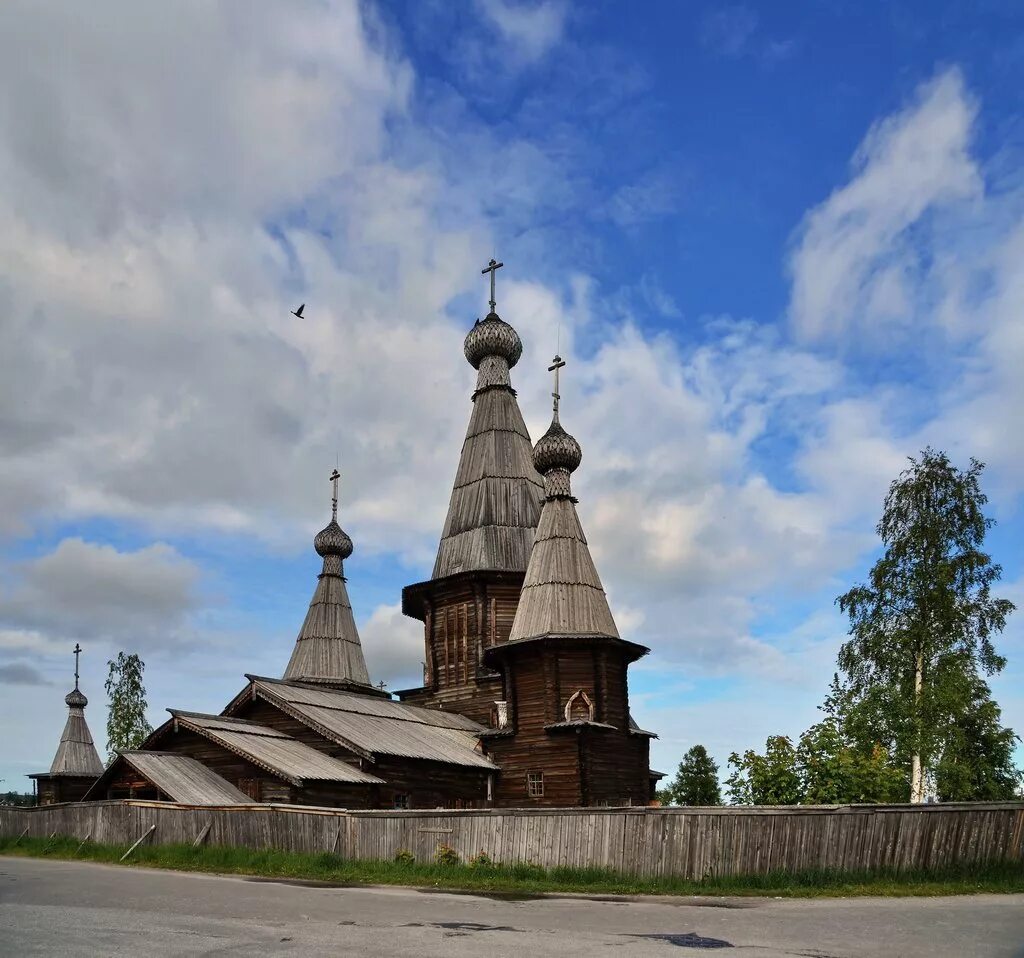 Кемь Церковь Успения Пресвятой Богородицы. Собор Успения Пресвятой Богородицы в Кеми. Кемь Карелия Успенская Церковь. Собор Успения Богородицы Кемь.