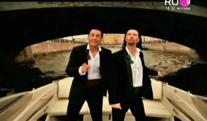 Чай вдвоем белое платье музыченко. Чай вдвоём просто друг 2009. Чай вдвоем белое платье клип. Снимался в клипе чай вдвоем. Снимался в клипе чай вдвоем.