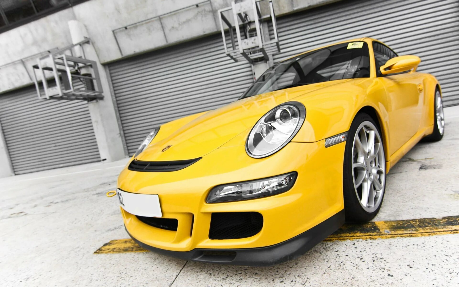 Видишь желтую машину. Порше 911 желтый. Porsche 911 997 желтый. Порше gt3 желтый. Porsche 911, 2007 жёлтый.