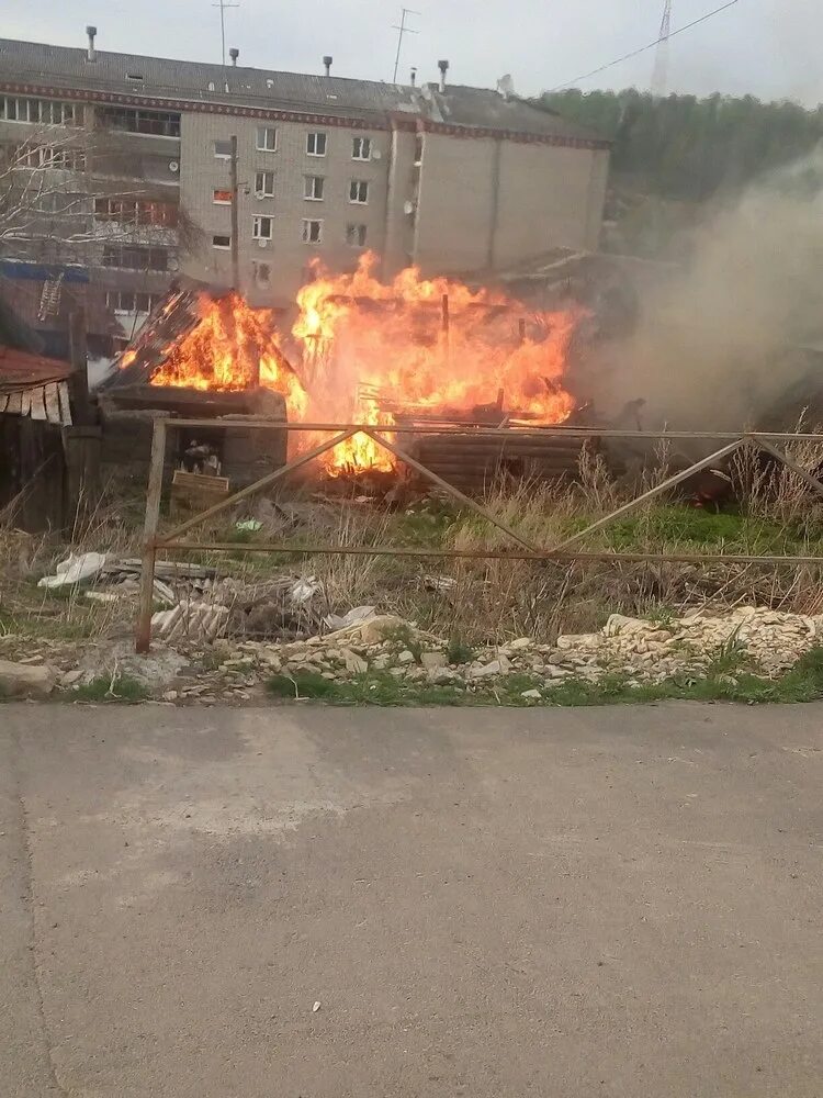 Погода в красноуфимске на сегодня. Пожар в Красноуфимске. Кск66 Красноуфимск. Пожар КСК. КСК Красноуфимск.