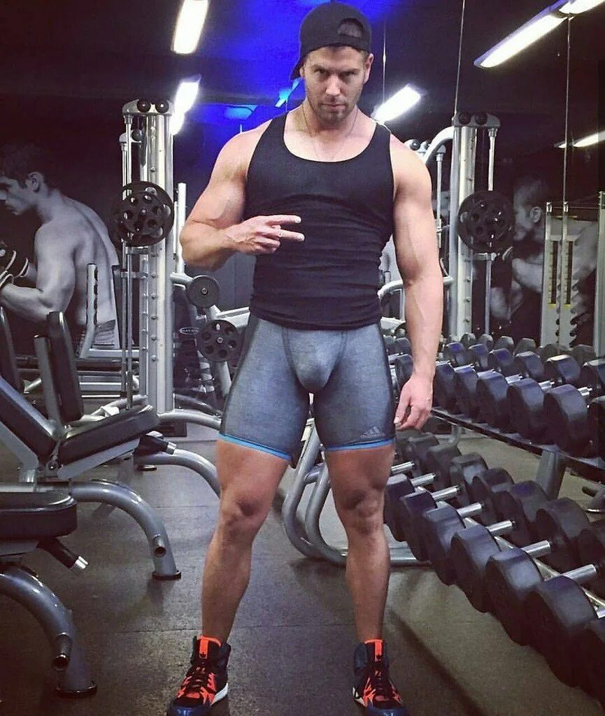 Daniel Rashid bulge. Геншин bulge. Фитнес парни в обтягивающих.