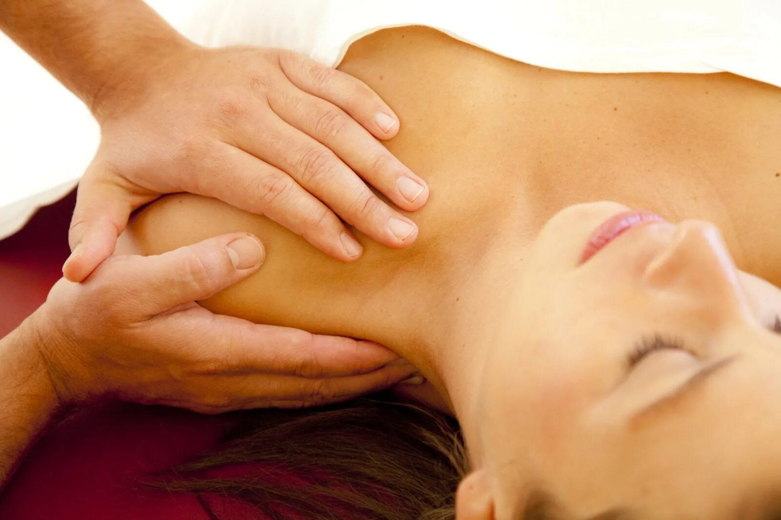 Fascia massage. Остеопатия. Массаж остеопат. Массажная терапия. Структурная остеопатия.