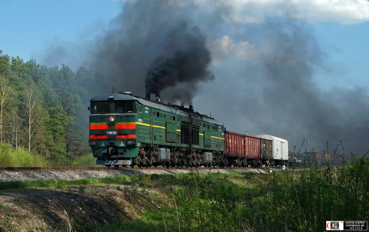 Тепловоз 2тэ10м. 2тэ10м 2388. 2тэ10м на станции Брянск-Орловский. 2тэ10м-2065. Минеральные воды брянск поезд