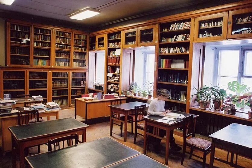 Библиотека российской академии наук внутри. Библиотека академии наук санкт-петербург. Научная библиотека спбгу. Библиотека российской академии наук санкт-петербург. Фонды библиотеки академии наук.