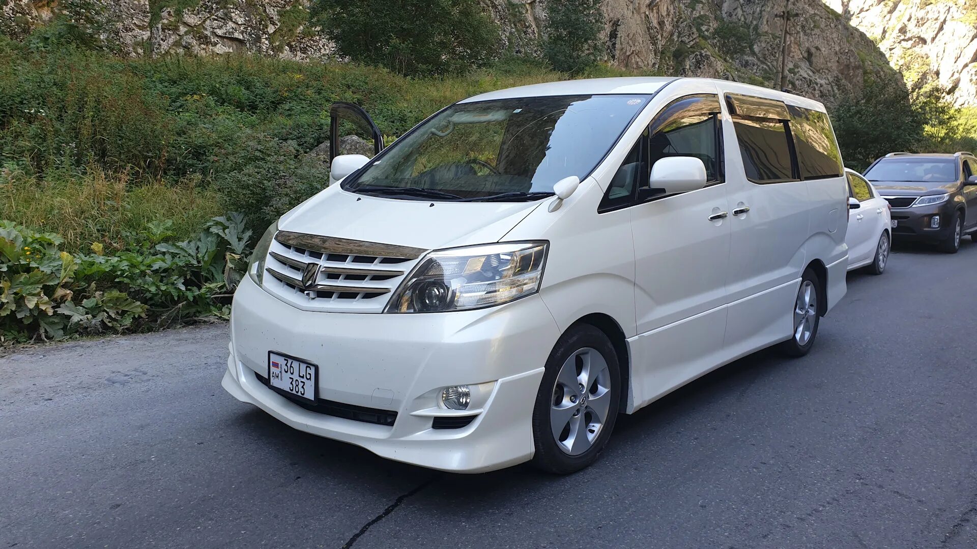 Торпеда toyota alphard левый руль. Тойота 7 местная левый руль. Тойоту с левым рулем на авито. Тойоту с левым рулем на авито. Тойота минивэн 3.