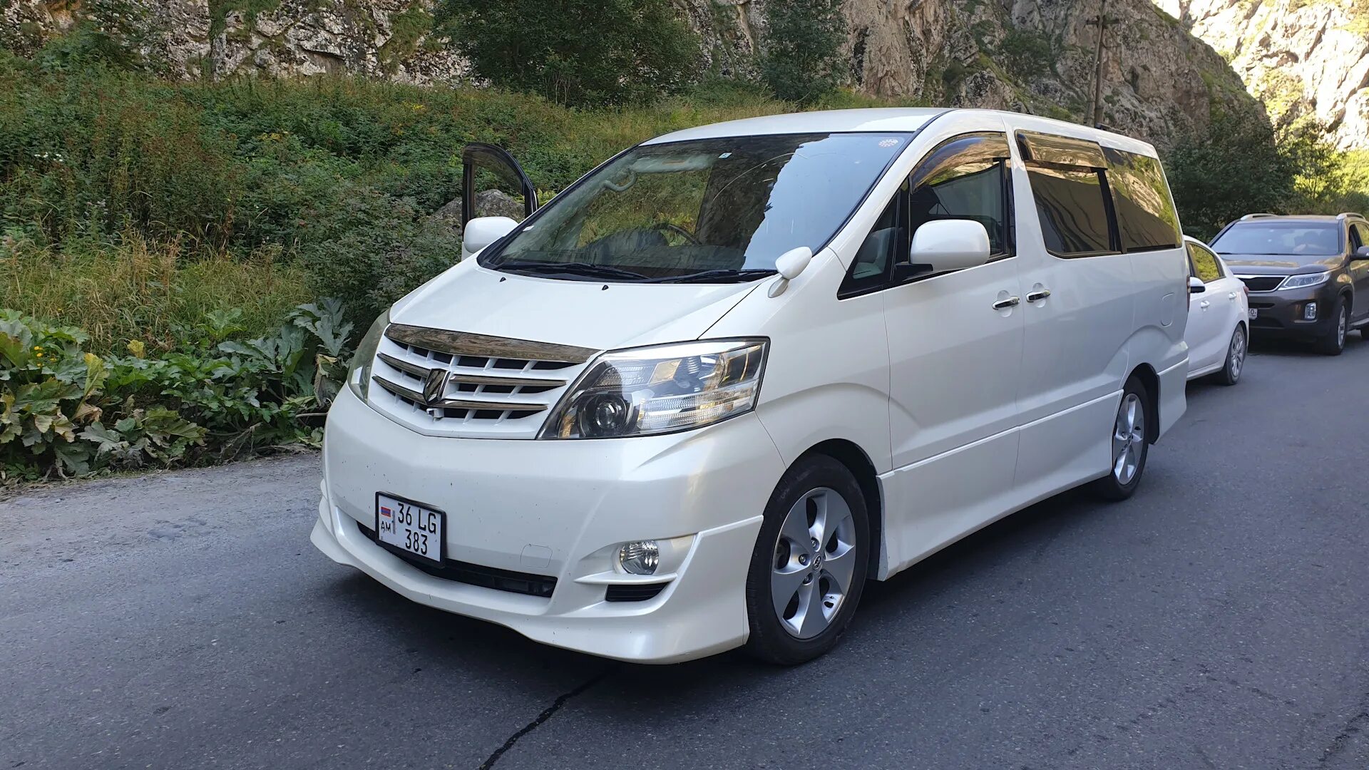 Тойота Alphard 2006. Тойота альфард 2006. Toyota Alphard 2006 левый руль. Тойота альфард 3.0. Купить альфард с левым рулем