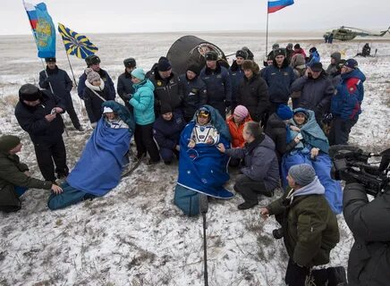 Космонавты вернулись на землю сегодня