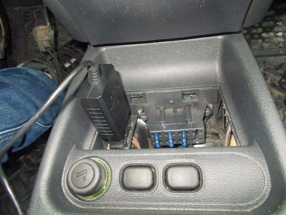 Obd приоры. Разъём obd2 lada kalina. лада калина разъем обд. лада калина 2 разъём обд. obd разъем лада калина.