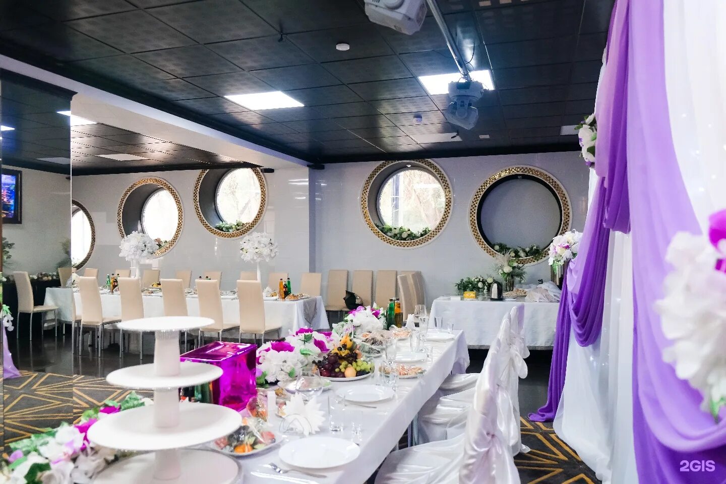 Астрахань улица яблочкова 23а кафе яблоко street. Яблоко стрит астрахань. Кафе на яблочкова астрахань. Яблоко street астрахань. Яблоко стрит астрахань кафе.