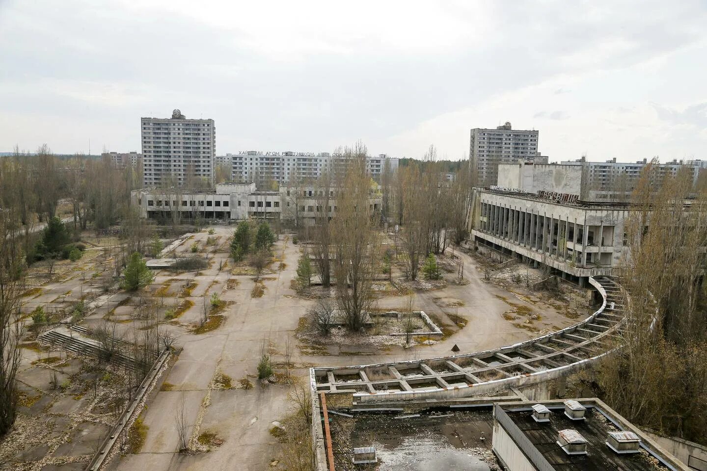 Http chernobyl. Чернобыль город Припять. Припять город призрак. Припять Центральная площадь. Город Припять Чернобыль после взрыва.