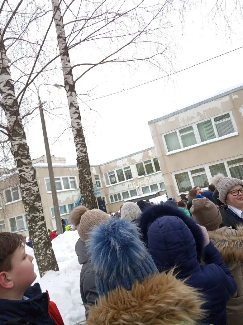 Поступи чебоксары. Бомба в Чебоксарский школа. Бомба в школе Высоковск. Бомба в Ковыльненской школе. Пгт высокий бомба в школе.