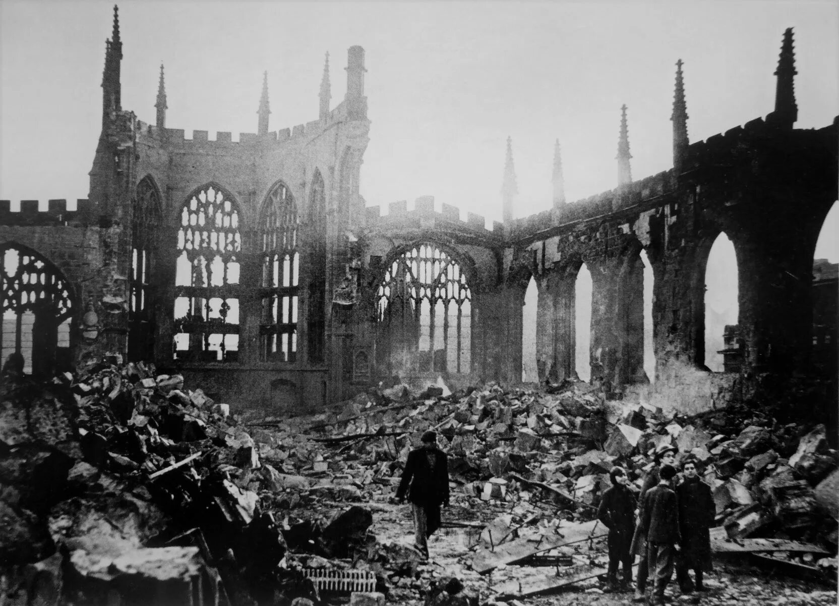 Бомбардировка Ковентри 1940. Руины собора Ковентри.