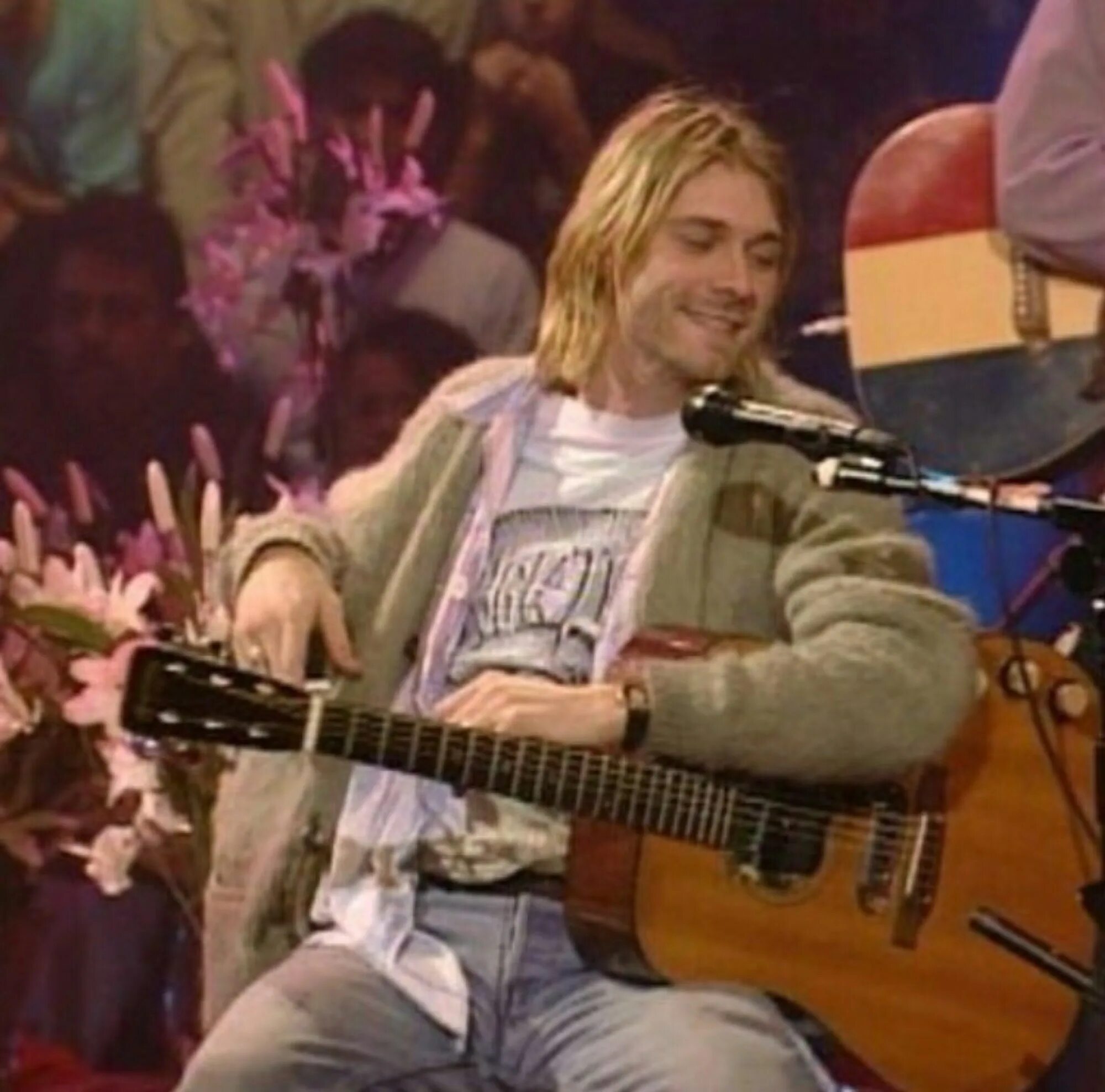 Nirvana mtv unplugged. Нирвана Unplugged. Nirvana Unplugged in New York 1994. Nirvana MTV. MTV Unplugged Nirvana.