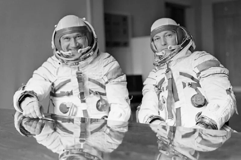 Первый советский космонавт полетевший в космос. Космонавт Рукавишников Томск.