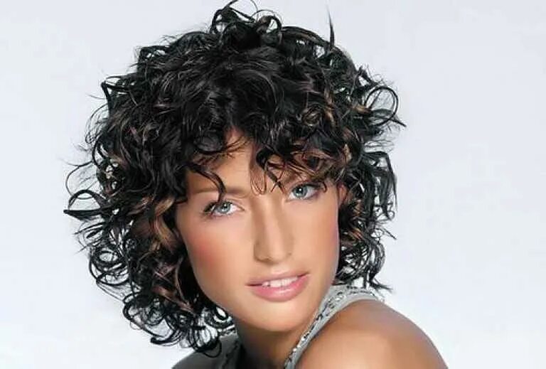 Как сделать эффект химии. Как сделать эффект химии. Химия завивка 2020 матрикс. Как сделать эффект химии. Вертикальная завивка на средние волосы.