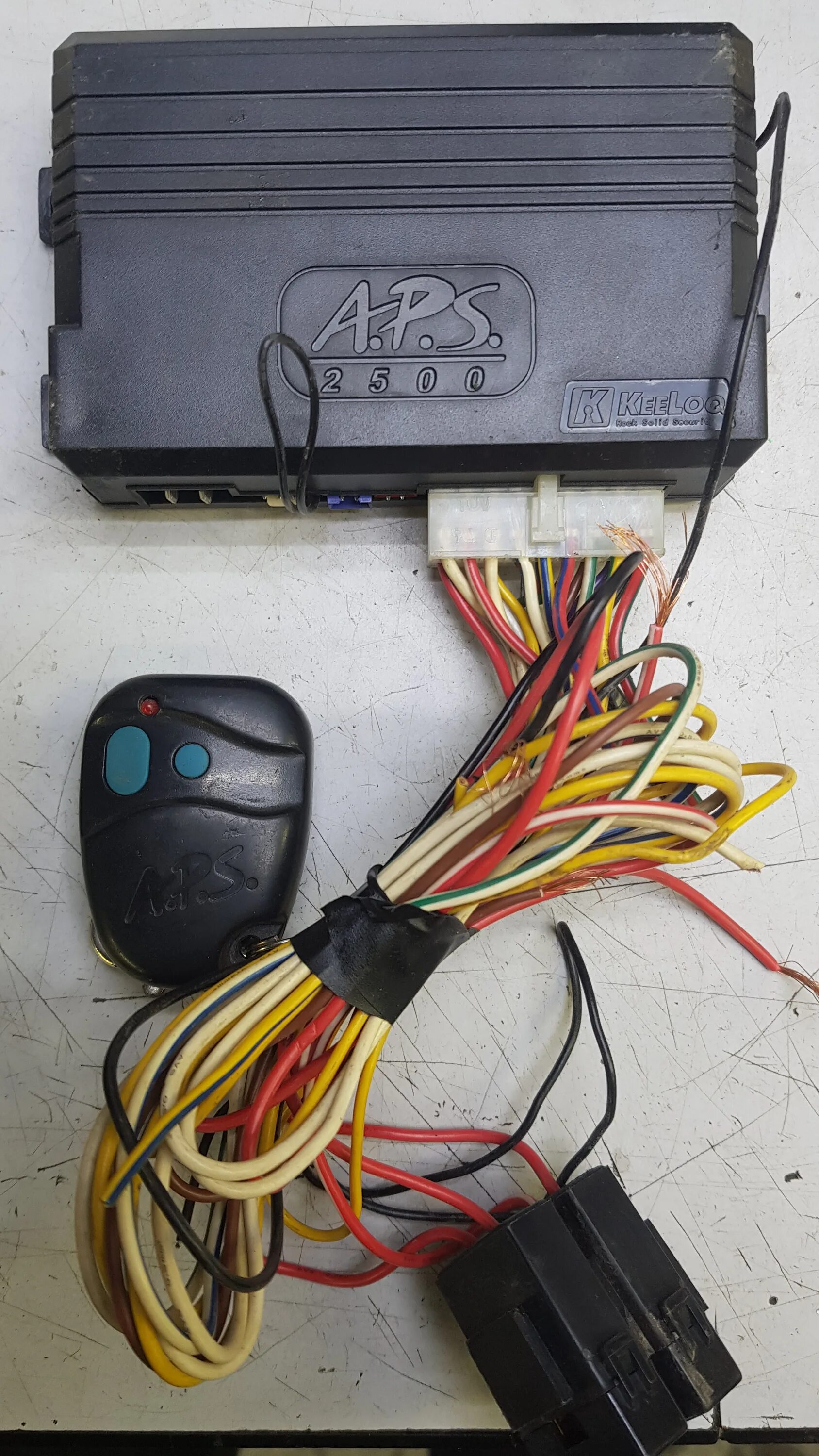 Сигнализация a p s. A.p.s - aps-2500. aps 2500. сигнализация апс 2500. a.p.s. 2500 сработал угон.
