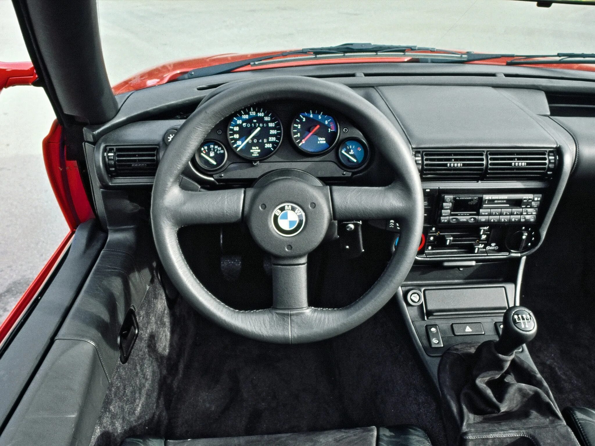 Торпедо бмв. BMW z1 e30. BMW e30 Торпедо. BMW m1 e26 салон. Торпедо БМВ е30.