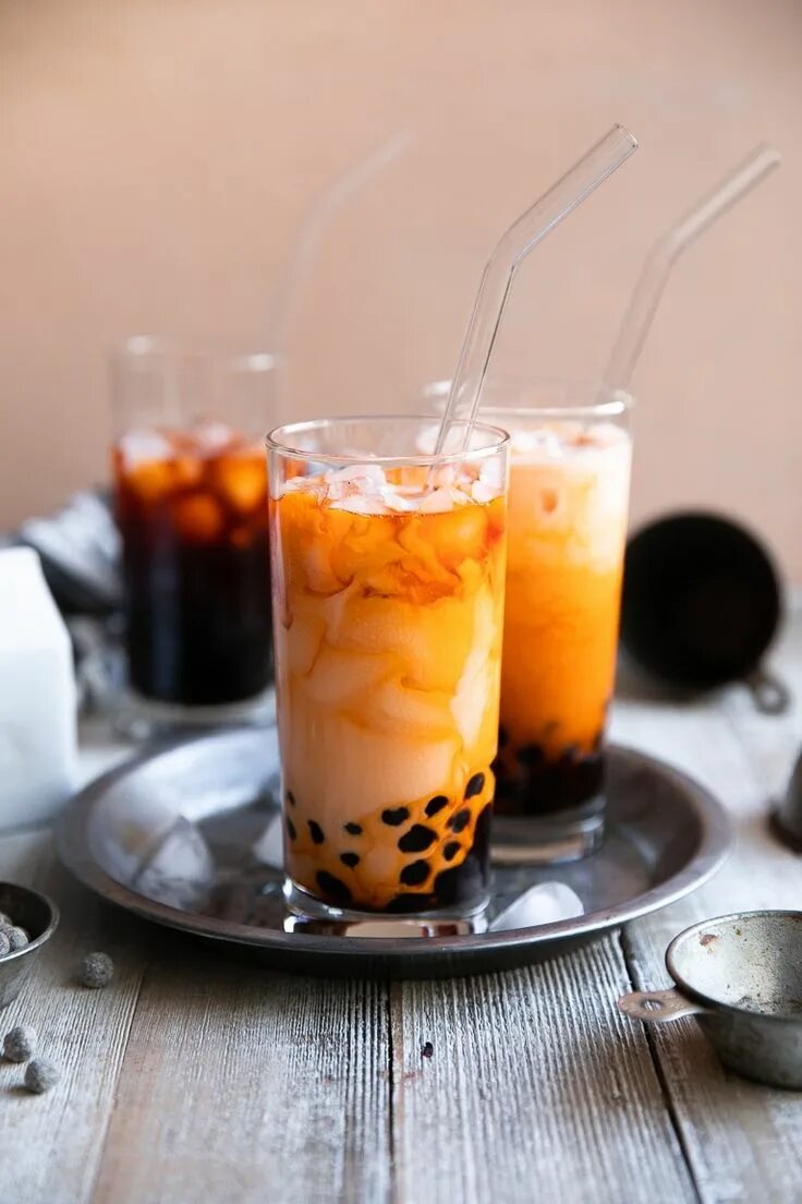 Что такое тапиока в бабл. Что такое тапиока в бабл. Шарики тапиоки для bubble tea. Тапиока bubble tea. Милк бабл теа.