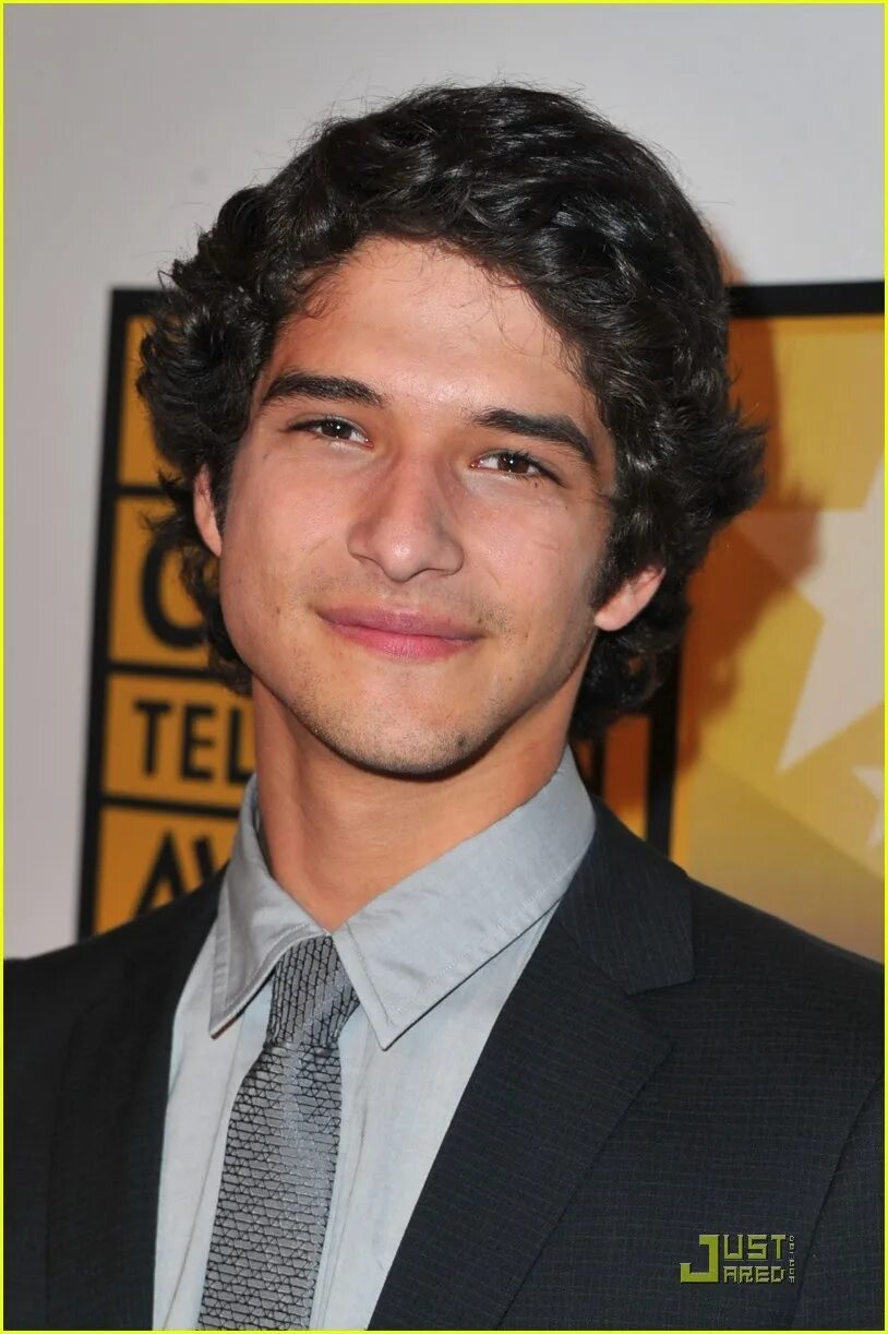 Tayler. Tyler Posey. Актер Тайлер пози. Тайлер Гарсиа пози. Tyler Posey 2022.