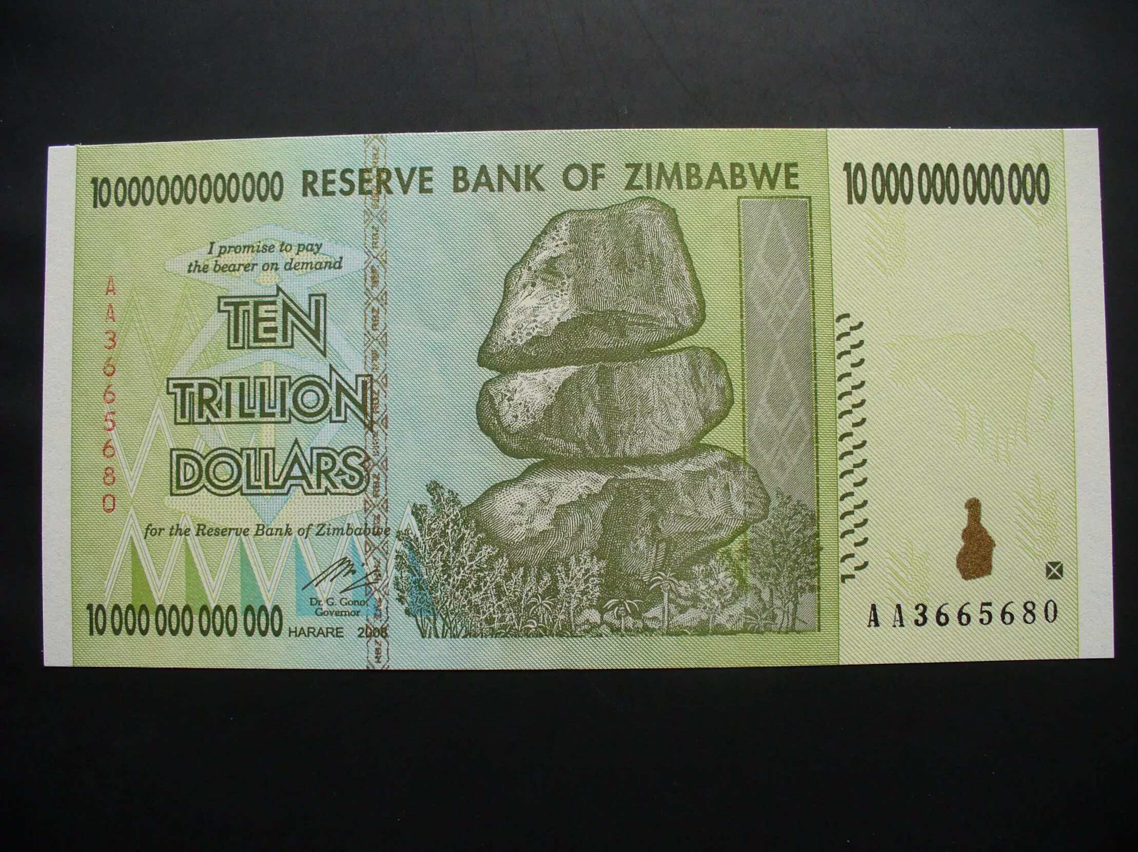 Купюра 10 триллионов долларов Зимбабве. Купюра в 10 триллионов зимбабвийских долларов. Купюра 10000000000000 рублей. Купюры Зимбабве 500 триллионов долларов. 1 млрд зимбабвийских долларов