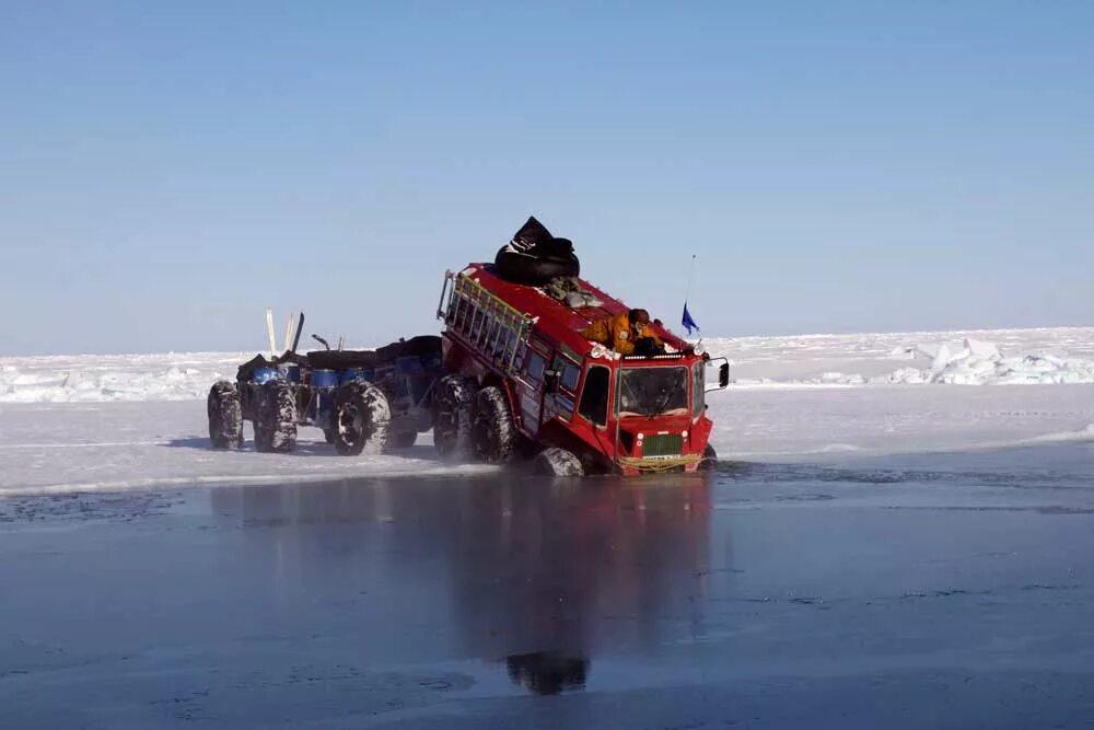 вездеход болотоход арктика. машины на южном полюсе. Trans antarctic expedition вездеход. машина полюс. машина полюс.