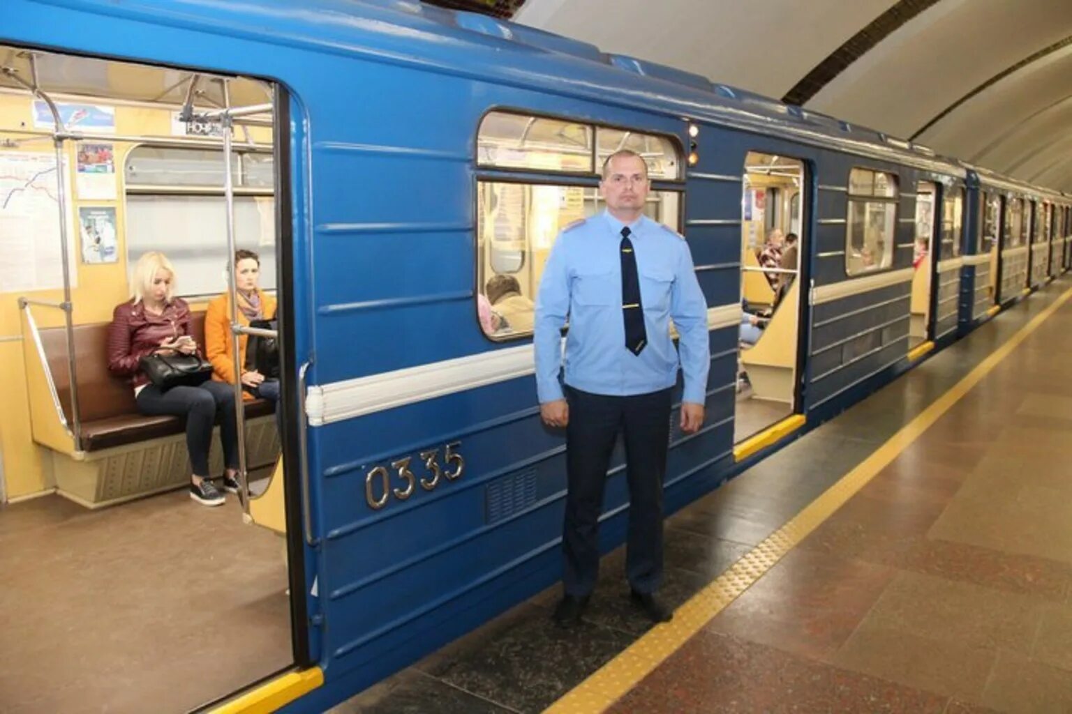 Км в час в метро. Машинист электродепо метрополитена. Машинисты Минского метрополитена. Работники Минского метрополитена. Машинисты метро Минск.