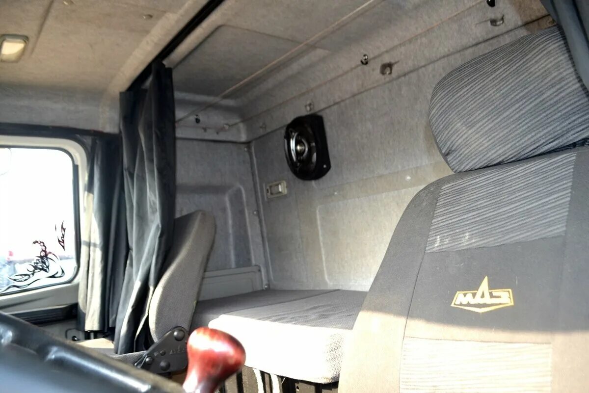 обшивка салона маз 5440. перетяжка дверных карт маз 5440. обшивка маз. обшивка салона маз 5336. обшивка двери маз 5440.