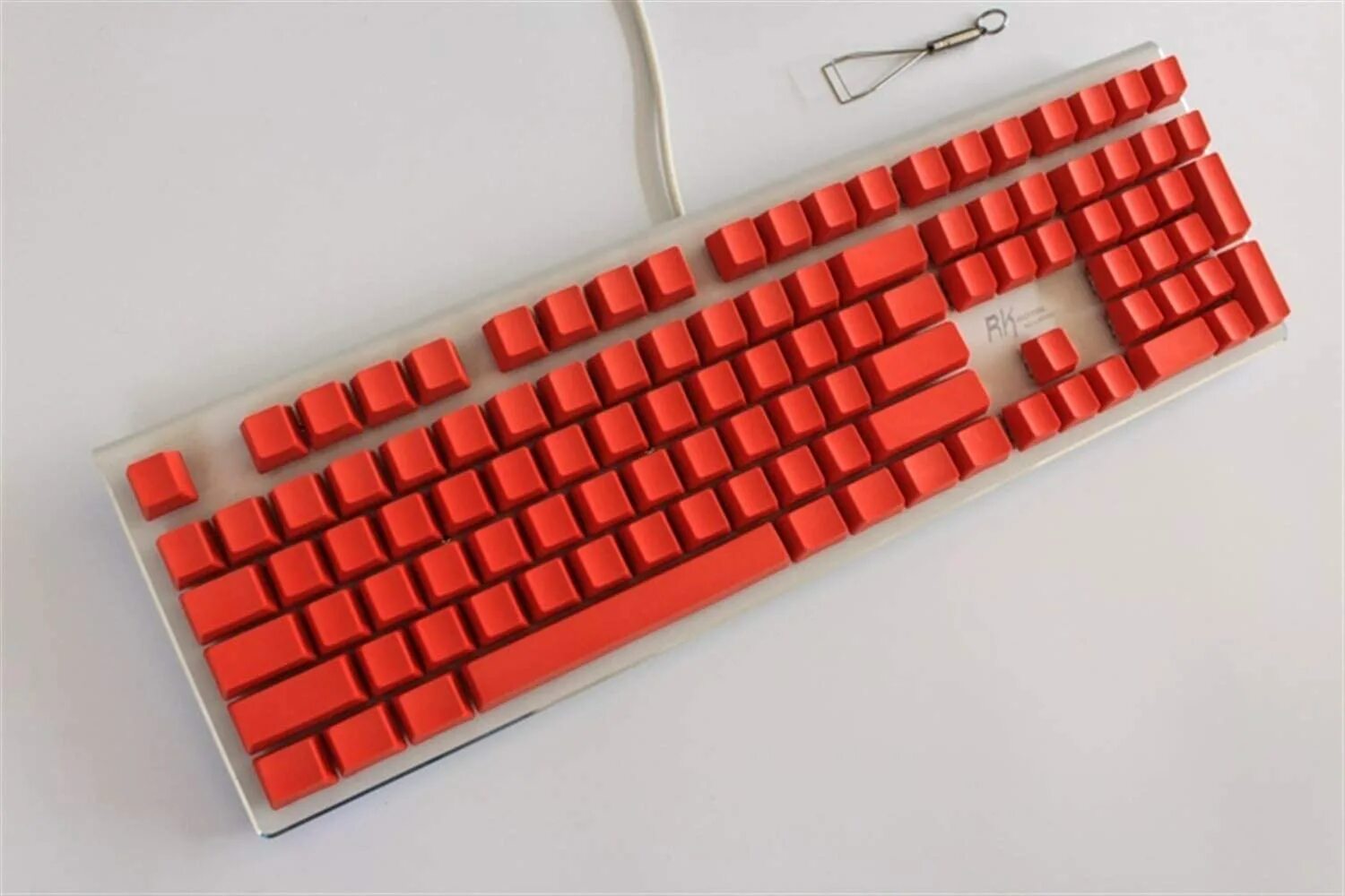 Клавиатура io red square typex. Red square ice cream клавиатура. cherry mx red abs keycaps. keycaps pbt asus. красные кейкапы для механической клавиатуры.