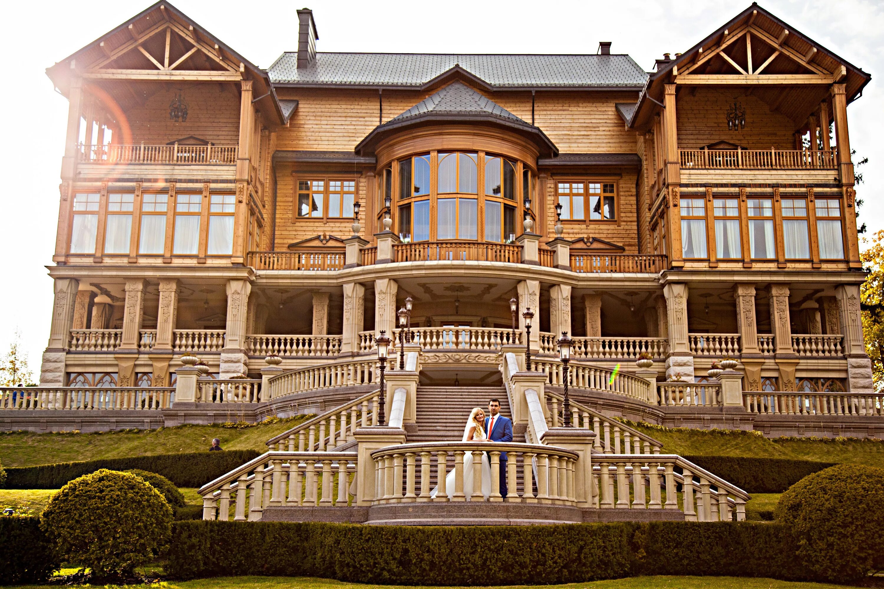 Резиденция путина межигорье. Усадьба януковича. Межигорье резиденция януковича. Огарево резиденция. Резиденция януковича в межгорье.