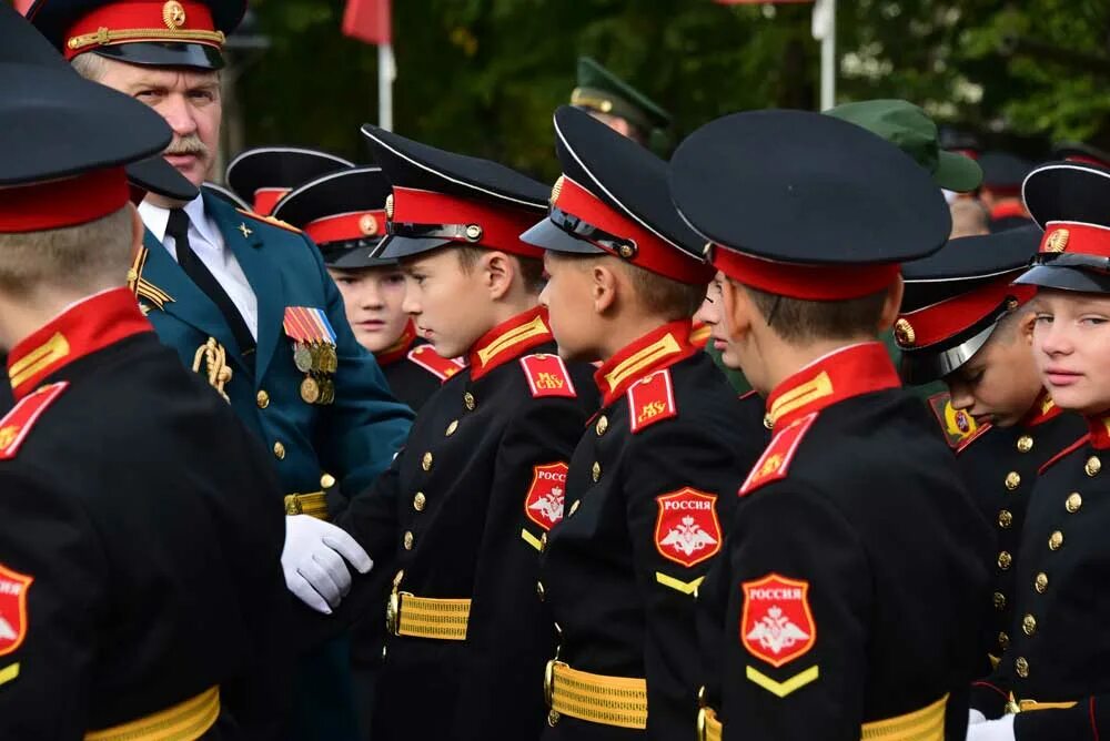 Сайт суворовского училища поступающим. Московское Суворовское военное училище. Форма Московского Суворовского училища. Суворовское училище Воронеж. Суворовское училище в Москве.