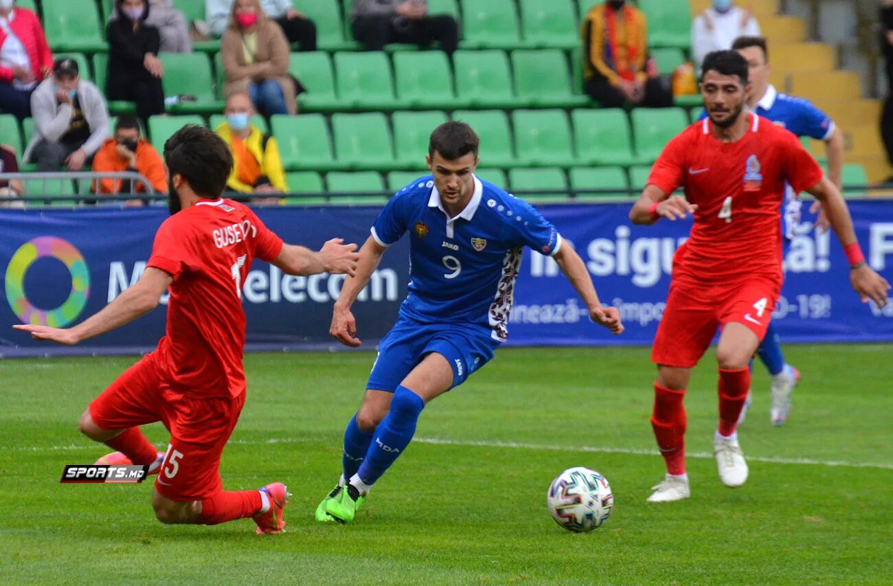 Футбол проигрыш. Футбол белоруссия 1995. Беларусь и азербайджан. Сборная россии по футболу фото игроков 2021. Мяч лиги наций 2022.