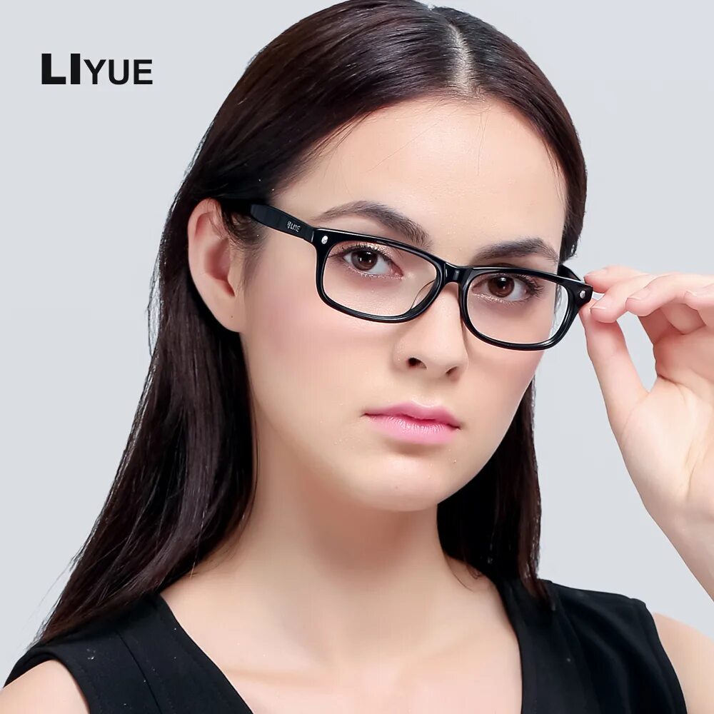 Стильные очки для зрения. Оправы для очков женские для зрения. Квадратные очки женские для зрения. Очки для зрения женские прямоугольные.