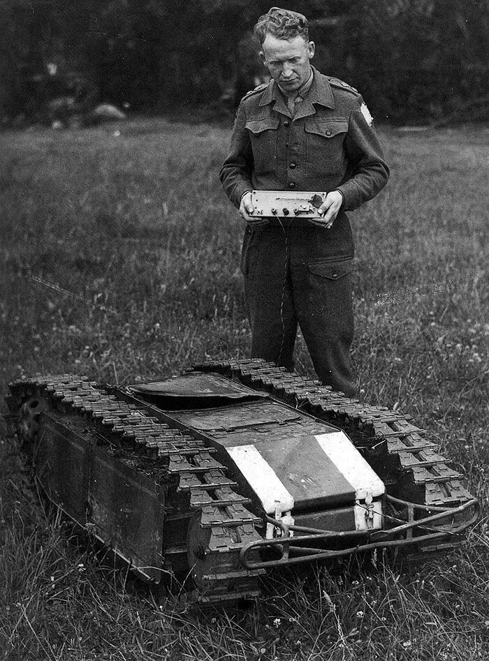 Самоходная мина-танкетка «Голиаф». Немецкая танкетка Голиаф. SD.KFZ. 302 Голиаф. Немецкая самоходная мина Голиаф.