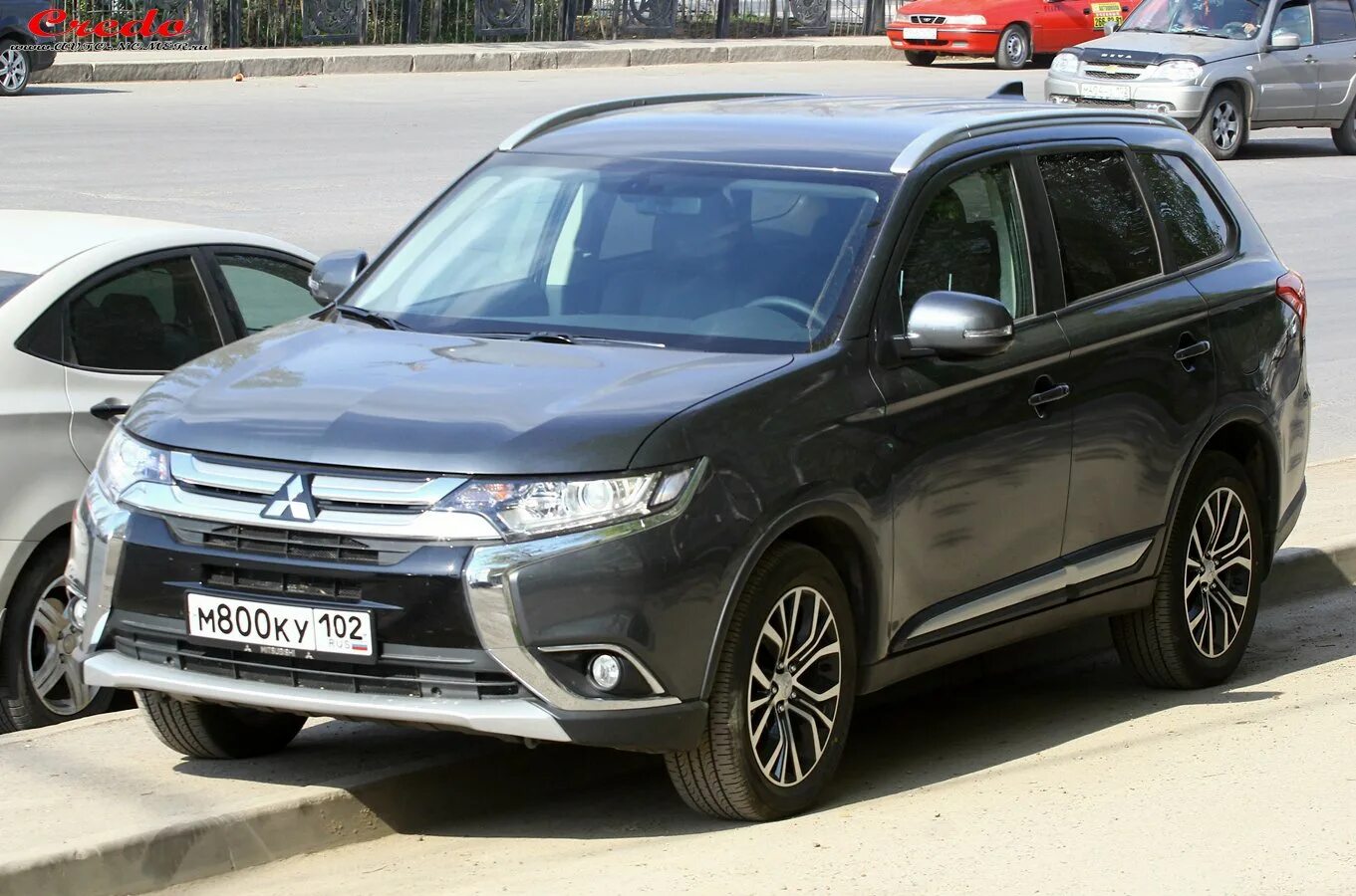 Mitsubishi asx 1 рестайлинг. 8. Митсубиси аутлендер старый. Мицубиси лансер без пробега. Митсубиси белая.