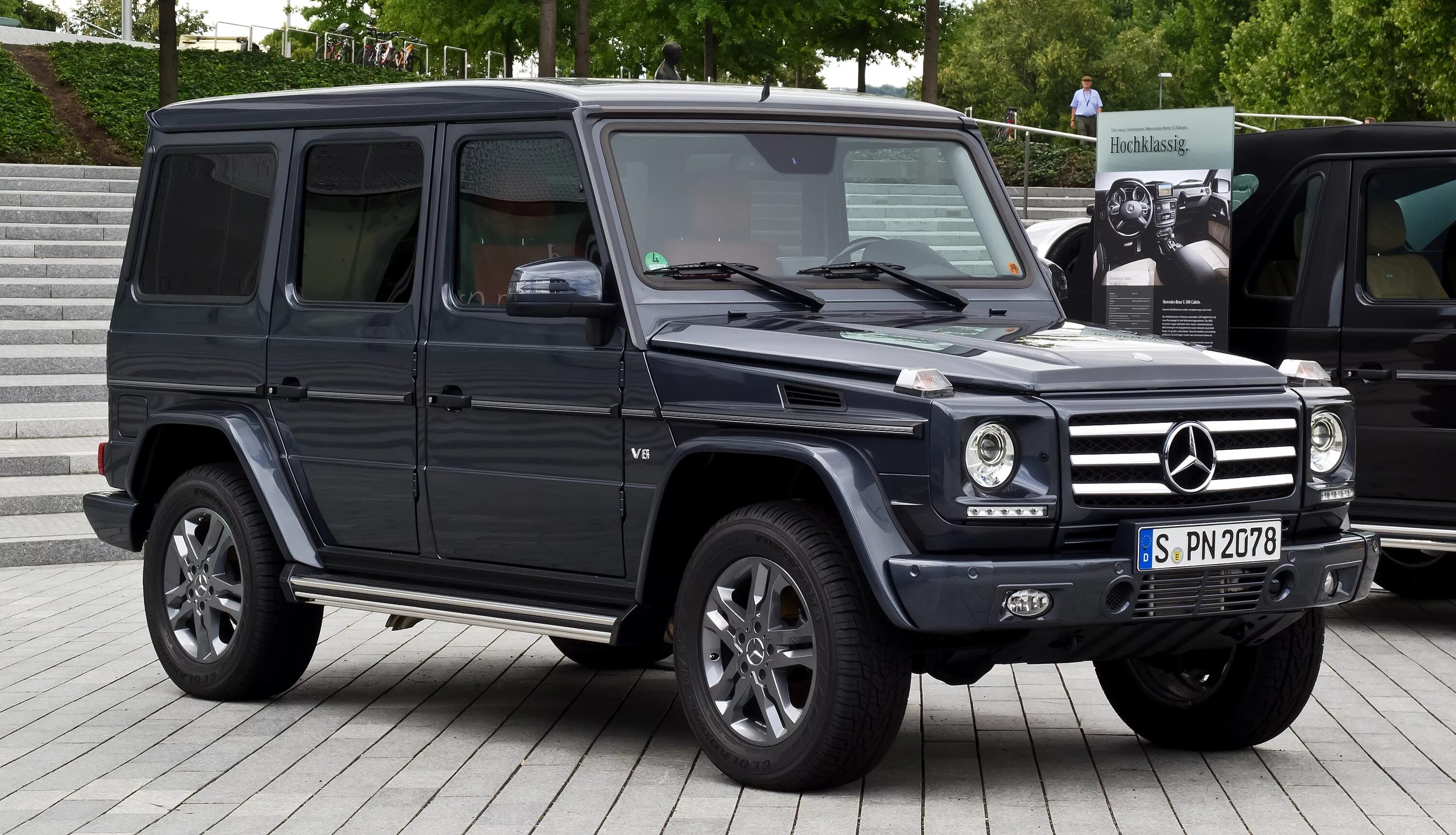 Машины гелик сколько. Mercedes Benz g500. Mercedes-Benz g500 w463. Mercedes g500 463. Mercedes g500 2015.