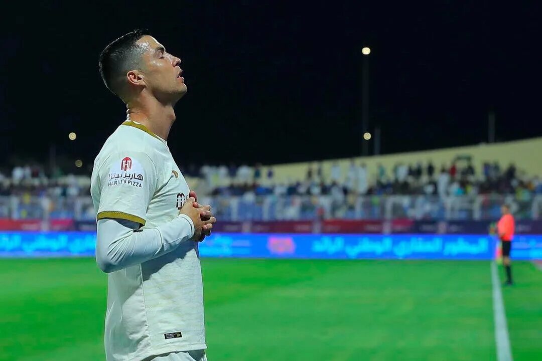 Криштиану саудовская аравия. Cr7 al Nasr. Роналду Аль Фейха. Криштиану Роналду Аль Наср 2024.