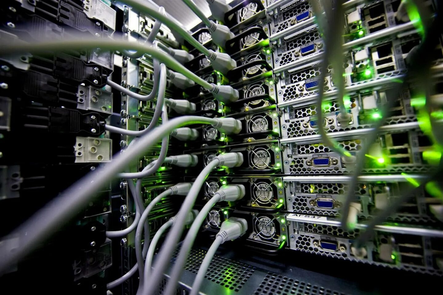 Центр обработки данных что это. Суперкомпьютер ЦЕРН. Серверное оборудование. Дата центр. Сервер компьютер.
